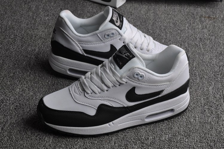 nike-air-max-1-essential-noir-pas-cher-gsngin.jpg